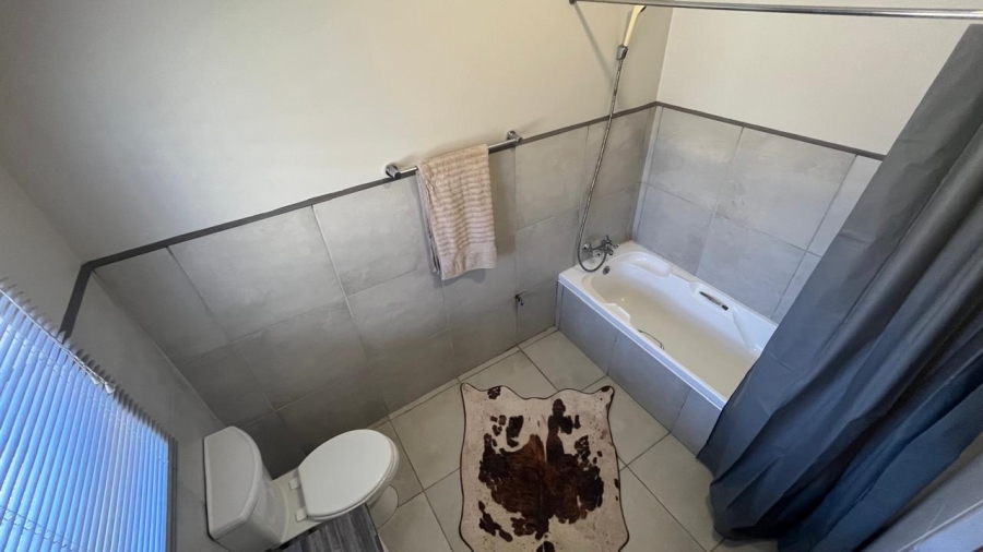 5 Bedroom Property for Sale in Wavecrest Eastern Cape